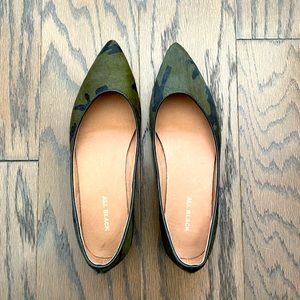 ALL BLACK camo calf hair flats. Size 7.5